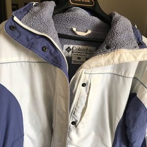 Misses large, blue and white winter jacket. Removable hood. Used, good condition